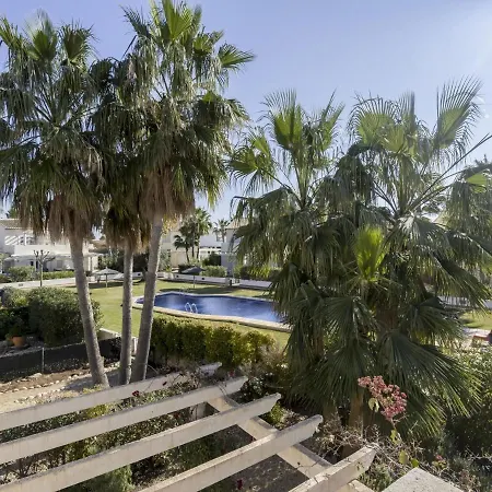 Fabulous In With Swimming Pool Feriehus